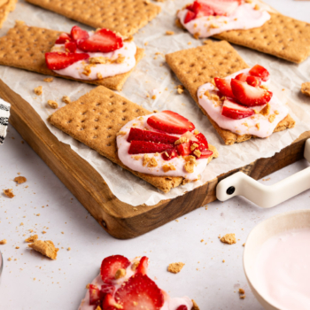 Image of Strawberry Shortcake Dippers on a serving tray.